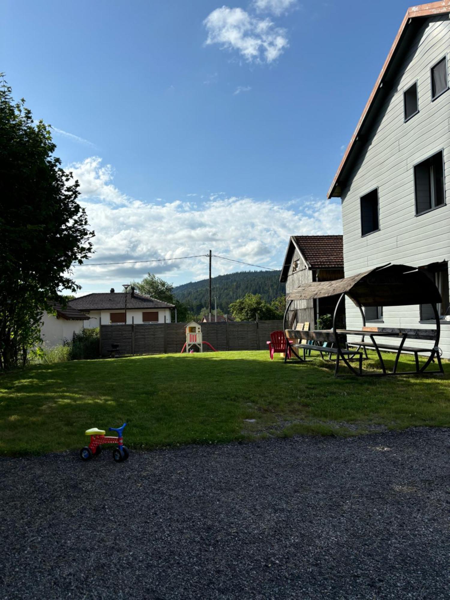 Appartement Cosy Avec Jardin Et Barbecue เฌราร์แมร์ ภายนอก รูปภาพ